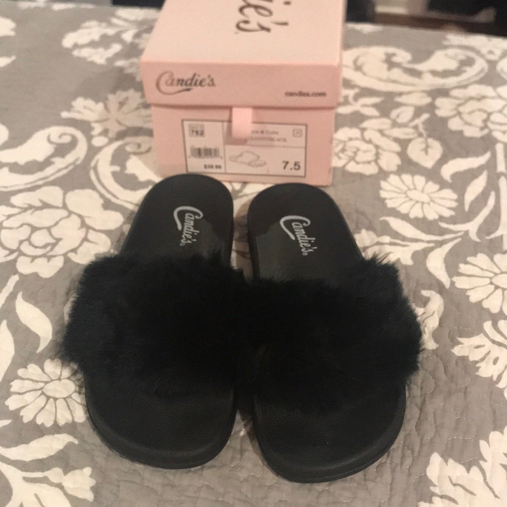 Fur sandals